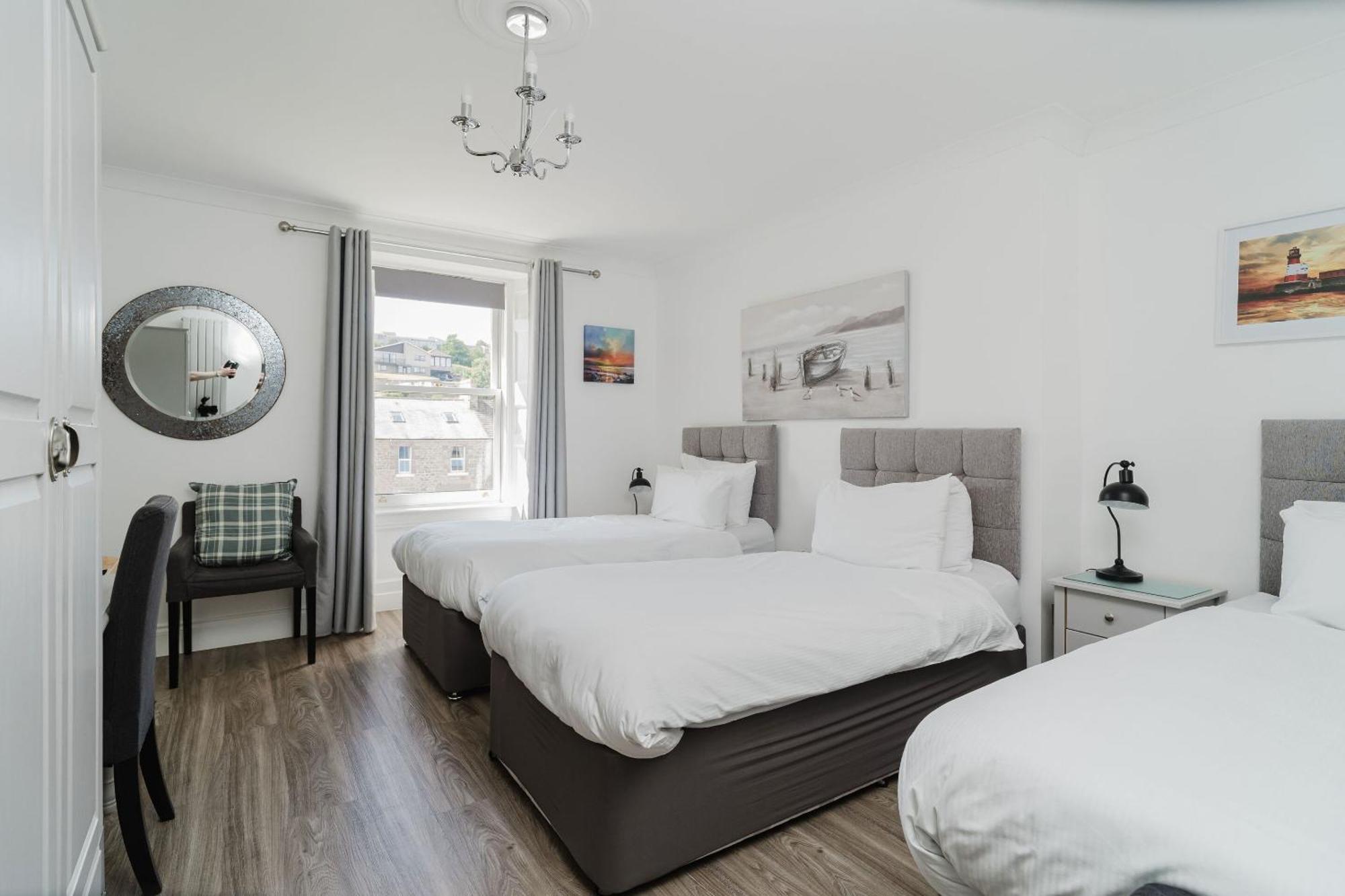 The Roxburgh Guest Accommodation 特维德上游的贝里克 外观 照片